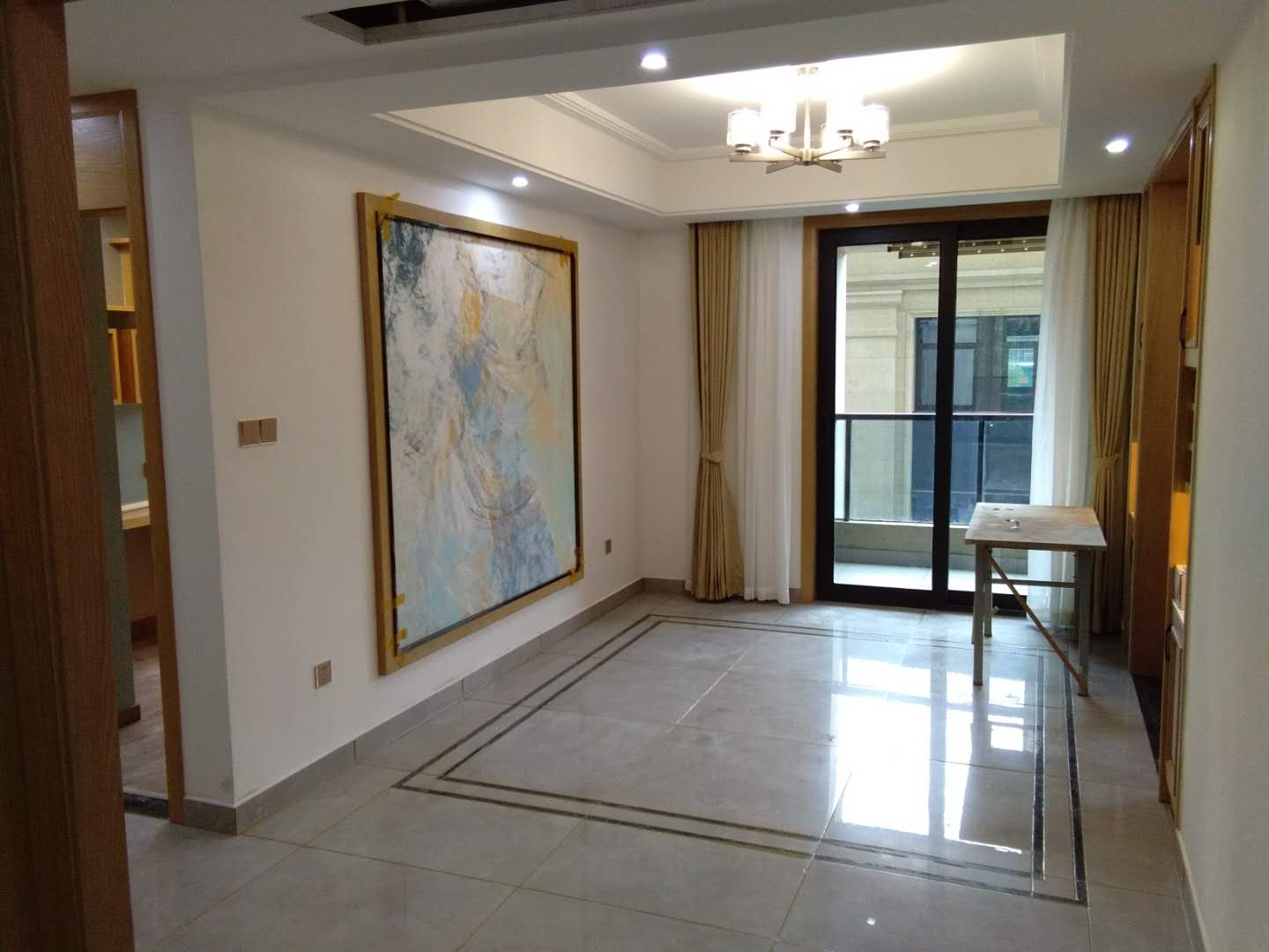 |新房装修好还没布置完，朋友们参观后都说漂亮