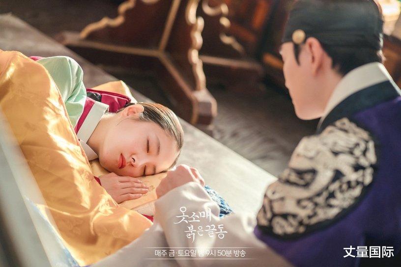 香香|《衣袖》剧情解析！祘到底多宠德任？下集李祘洗香香等圆房？