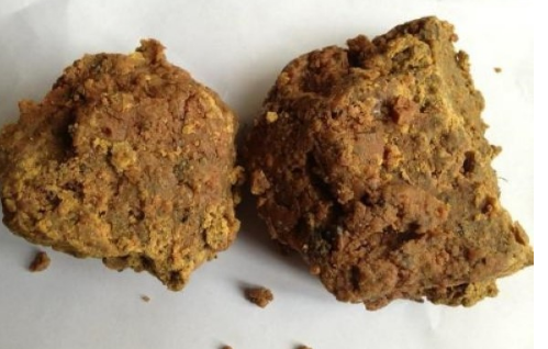 |钓鱼主播夸上天 钓鱼人也追捧 号称阿魏能清塘 这是不是智商税？