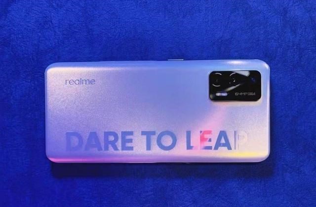 奶爸育儿宝库|6nm芯片+三星屏+4500mAh+立体双扬，8GB+128GB版跌至1599元！