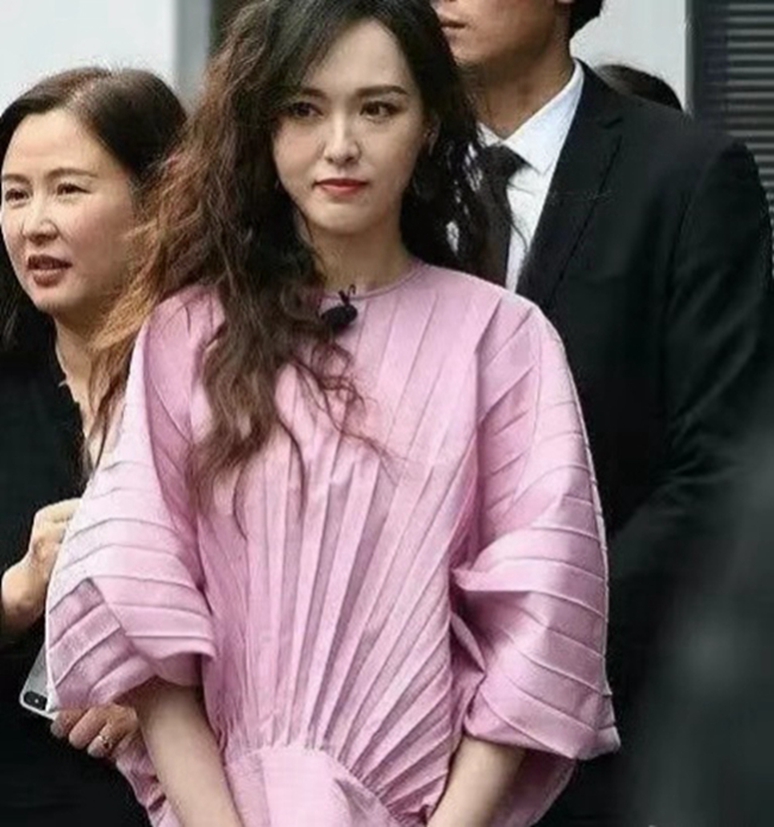 杨紫|生图下哪个女星的颜值最能打?没了十级滤镜,她们还没你老婆漂亮