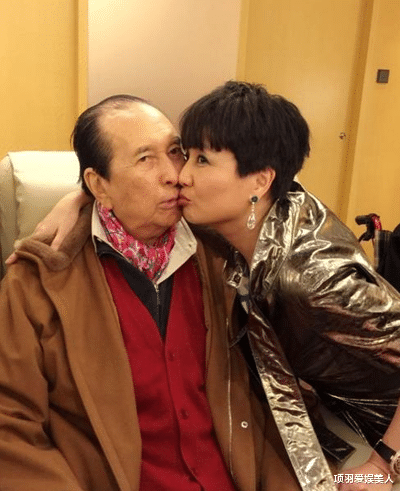 胡歌|内地版萧亚轩专找小鲜肉,是追寻真爱还是贪图享受呢?