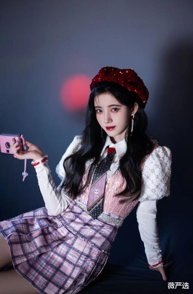 鞠婧祎|为何鞠婧祎敢摆脱半永久妆？精致的五官，从眉形上的用心就能看出