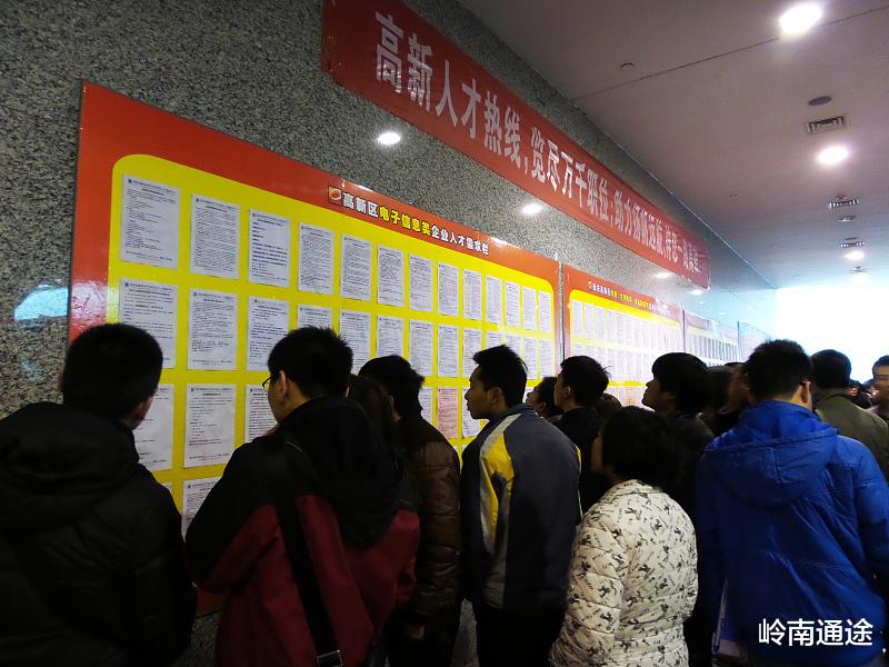 |在单位，领导更喜欢人才还是听话的人？人才最重要！