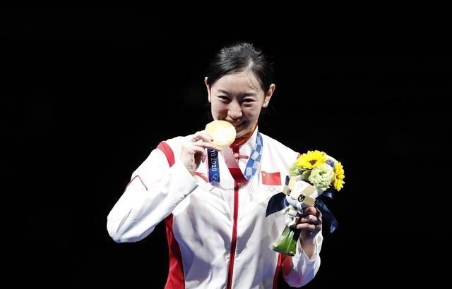 文竹妈妈怎么说|东京奥运首日,中国女子项目独夺三冠,为啥女同胞这么强?