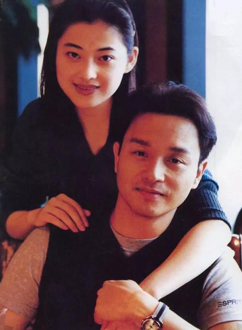 李沁|22岁拿国际影后，31岁离婚后嫁大11岁老公，如今46岁状态绝佳