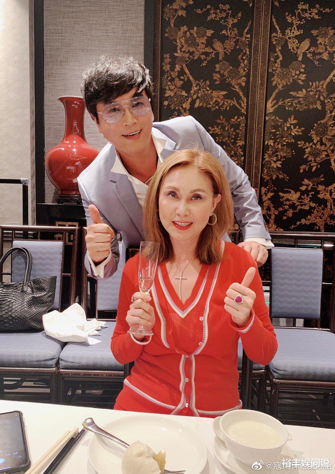 刘芳菲|59岁亚视一哥陈庭威罕有现身！曾因扮演赌王红极一时，至今仍单身