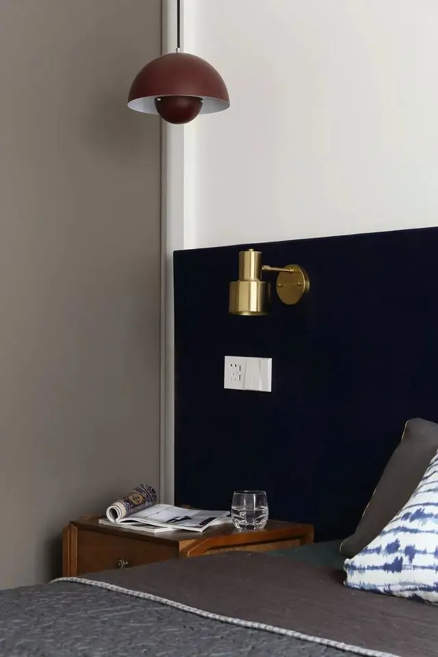 70㎡轻奢北欧2室2厅，舒适与优雅兼备，灰白基调+墨绿色软装！