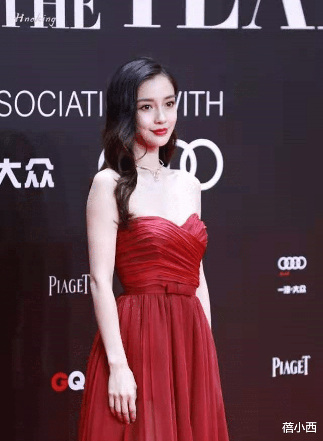 Angelababy|Angelababy杨颖的衣品没话说，一袭红色抹胸裙亮相，气质太惊艳