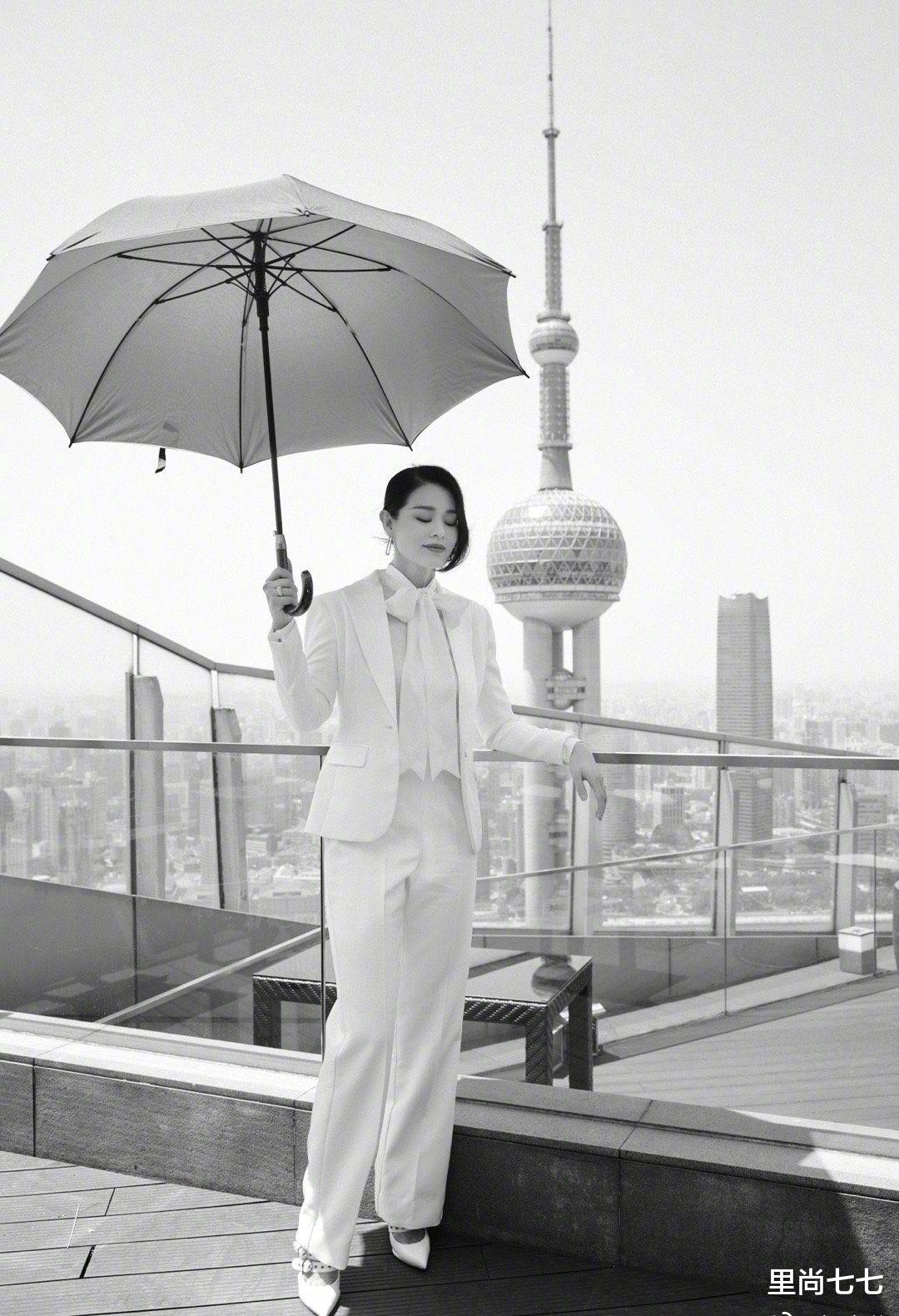 胡杏儿|胡杏儿三胎后首次公开亮相，生图曝光与精修差别大，胖得太真实