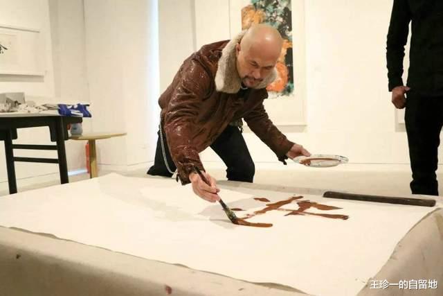 徐锦江|被误认为是港星的8位内地明星，最大82岁最小41岁，每一位都被观众喜爱