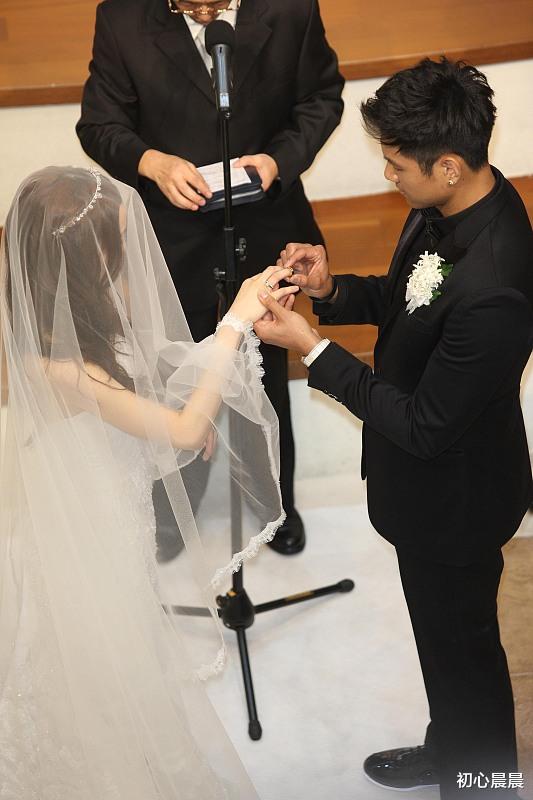 初心晨晨 公婆和父母关系不合，老公声称买了媳妇的后半生，这日子还有过下去的必要吗？
