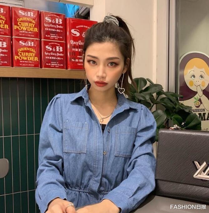 FASHION日报|长相很有辨识度的麻豆 厚唇浓颜的辣妹博主