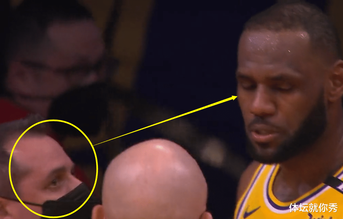 湖人队|比赛结束，湖人球员都在庆祝，有谁留意，他却第1个走向了詹姆斯