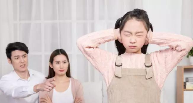  上海14岁女孩跳楼，三页遗书内容催人心碎，若有来生，绝不再见