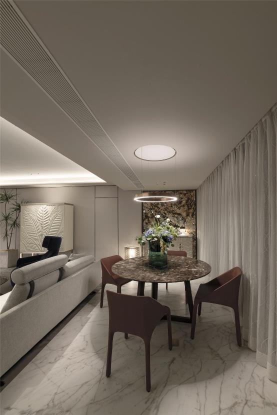 280平以“隐”为设计追求,将冗余藏于有限的空间中