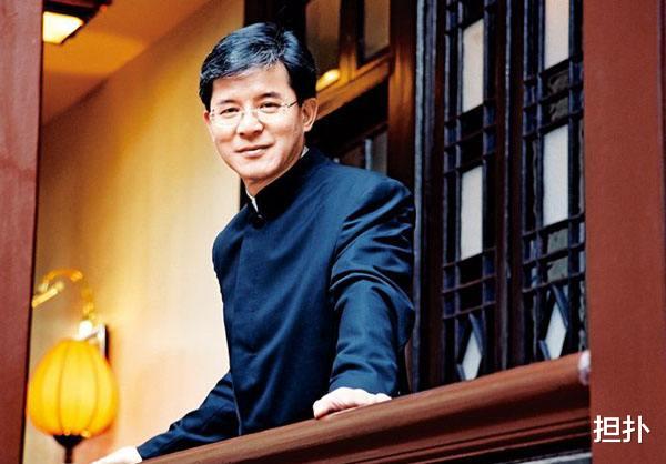 朱玲玲|父亲离婚后娶了港姐，他拒绝接受百亿家产，连结婚也不邀请父亲