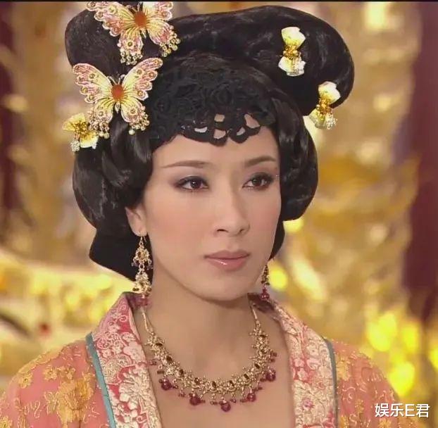 蔡徐坤|42岁TVB视后杨怡复出，新剧鼻梁透光鼻翼变窄，再度陷入整容疑云