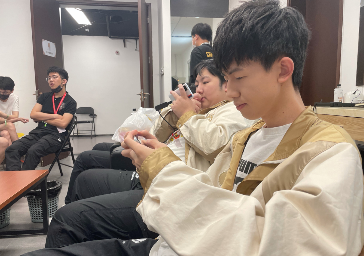 gk|QG刺痛直言梦岚是GK最不稳定的因素，上下限差距太大，没有妖刀稳