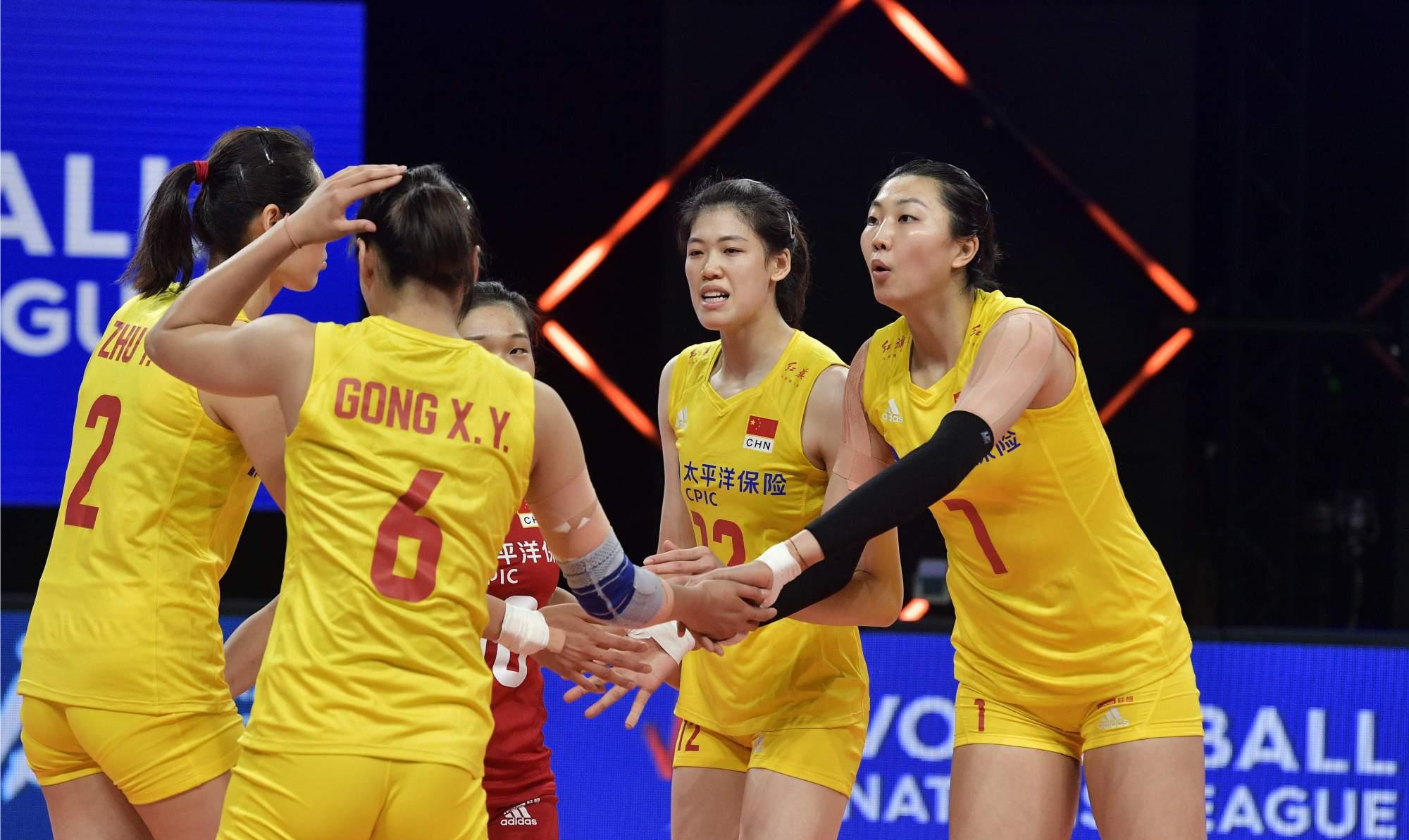 朱婷|3-0！中国女排大胜荷兰，朱婷指点王梦洁站位，郎平嘱咐语重心长