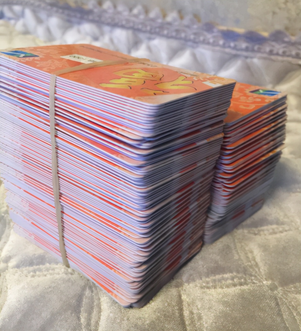 京妈说|问孩子:教师节给老师送什么礼物?却被回怼!到底要不要送礼物