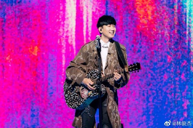 林俊杰|王力宏后又有大瓜？女生喊话林俊杰亲自联系她，不要再沉默