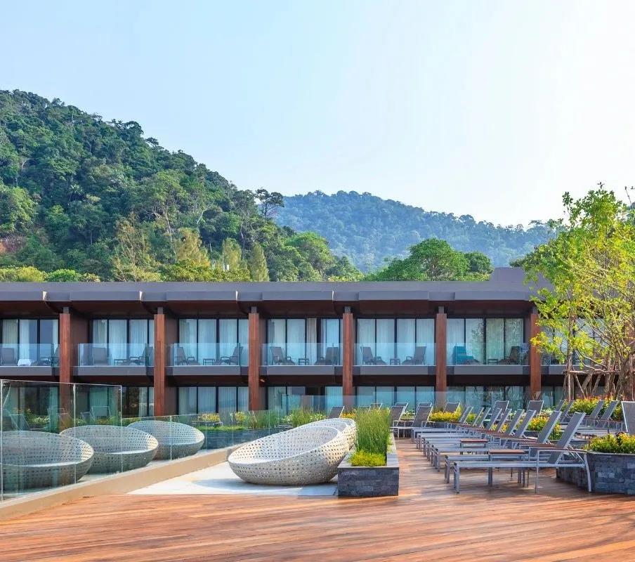 亿伽设计│温泉设计│洗浴设计│酒店设计│山坡上的建筑：KC格兰德温泉度假酒店