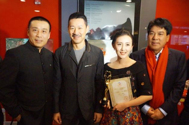 吕丽萍|公公是张丰毅，婆婆是吕丽萍，出道六年不温不火，被靳东意外带红