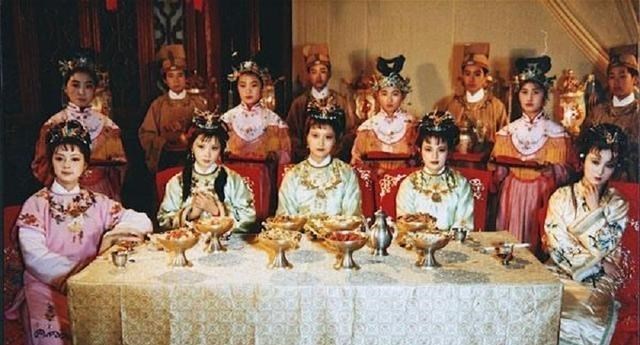 明儿说小|通过人物对比来看《红楼梦》中女性意识觉醒