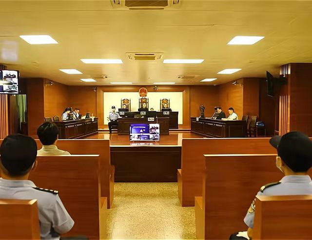24岁女护士“被睡”半年,因还不起51岁男医生25万欠款酿成血案