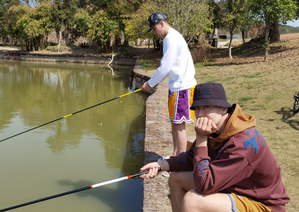 新疆男篮|美国就医后重返CBA！仍是男篮希望之星，和队友外出学习钓鱼