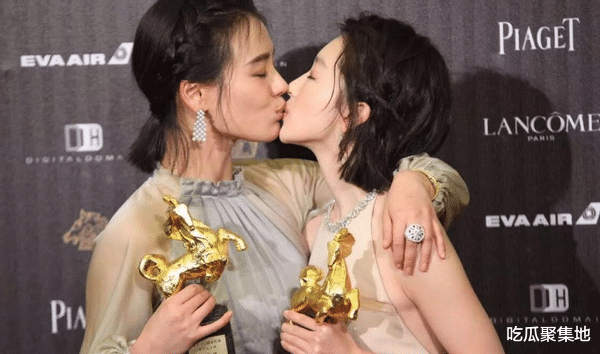 关晓彤|周冬雨自嘲“平胸”，张一山完美救场，仅仅七个字，不愧是高情商