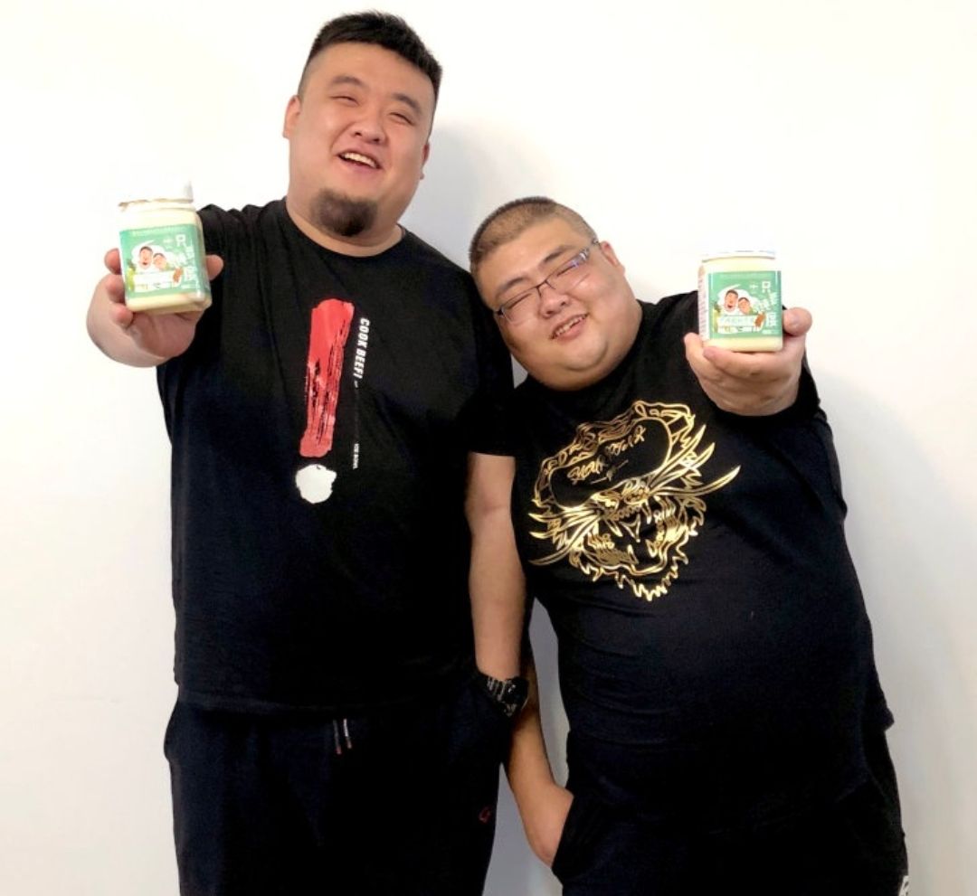 红雨|泡泡龙离世，红雨团队难辞其咎，曾吃自助餐吃到吐，体重严重超标