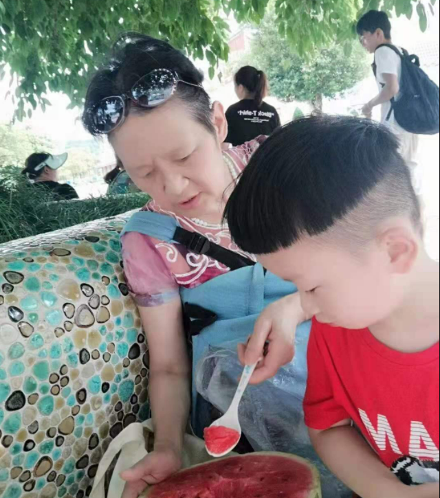 兜妈爱叨叨|当代婆婆不愿意帮忙带娃,儿女别只顾着指责,背后原因值得深思