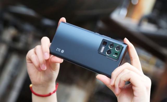 旗舰机|18GB+1TB旗舰机，144Hz屏+6400万三摄，如今标配已经大降价！