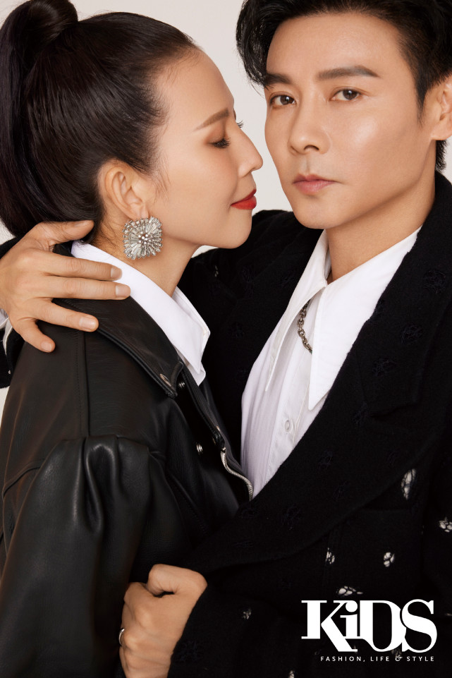 鞠婧祎|蔡少芬携手全家登大刊！她穿皮裙飒气十足，孩子颜值高基因太优越