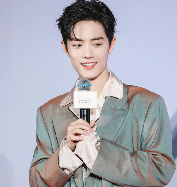 肖战|男大学生撞脸肖战走红，高颜值吸引多人告白，家长却不淡定了