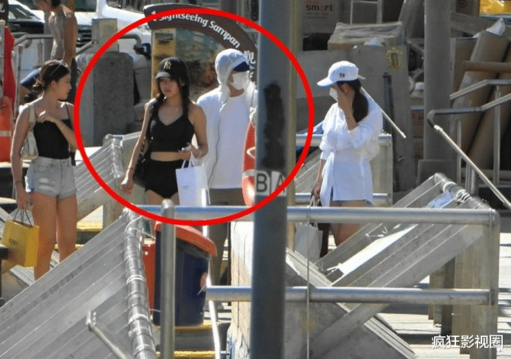 周星驰|走吴亦凡都美竹的路子，却拿周星驰当诱饵？这个网红胆子真大