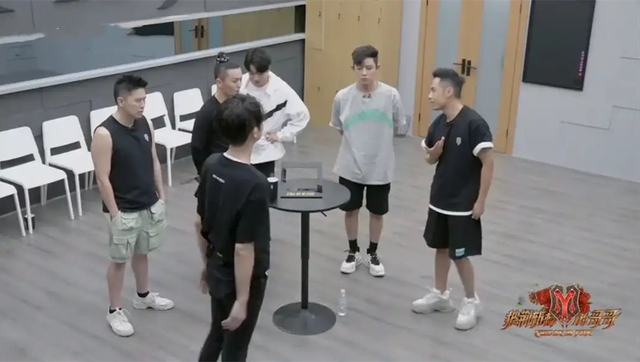 敖犬|《披荆斩棘》规则太揪心！陈辉、欧阳靖自行淘汰，敖犬垫底不吭声