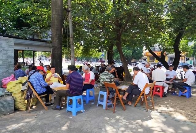 小妃旅 广东杀人案始末：挪牌桌过界引发冲突，凶手气不过犯下血案