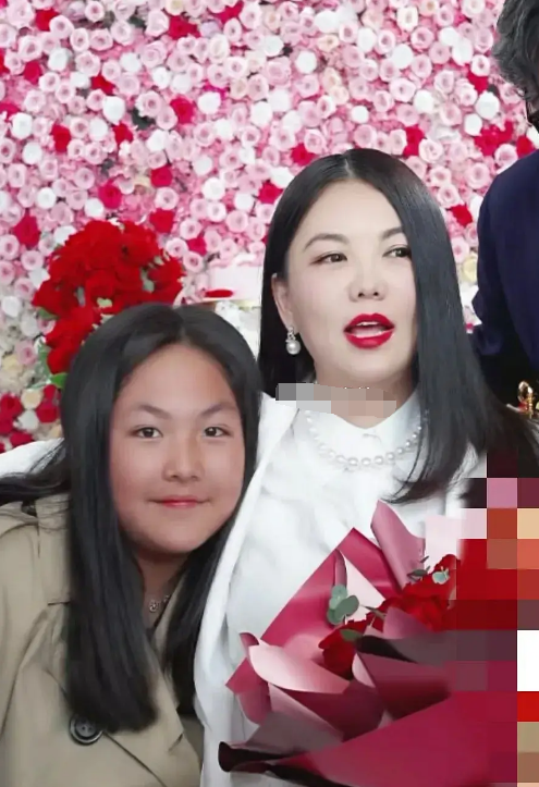 王诗龄|有一种“整容”叫王诗龄长大后，虽获马拉松第一，但颜值大变样了