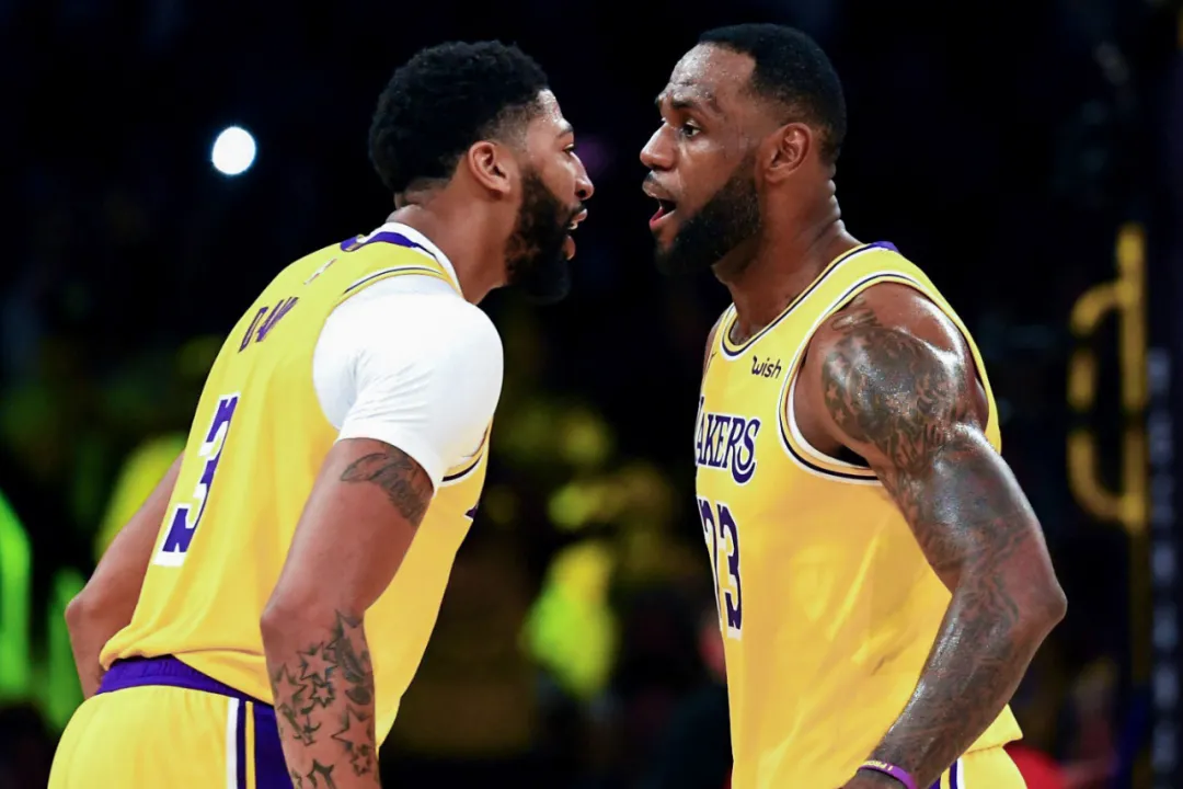 湖人队|到底是湖人怕快船,还是快船怕湖人?