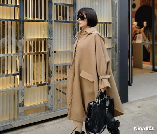 宋祖儿|53岁陈红真孝顺，穿真空西装配长裤重阳节为老人演出，娱乐圈少见