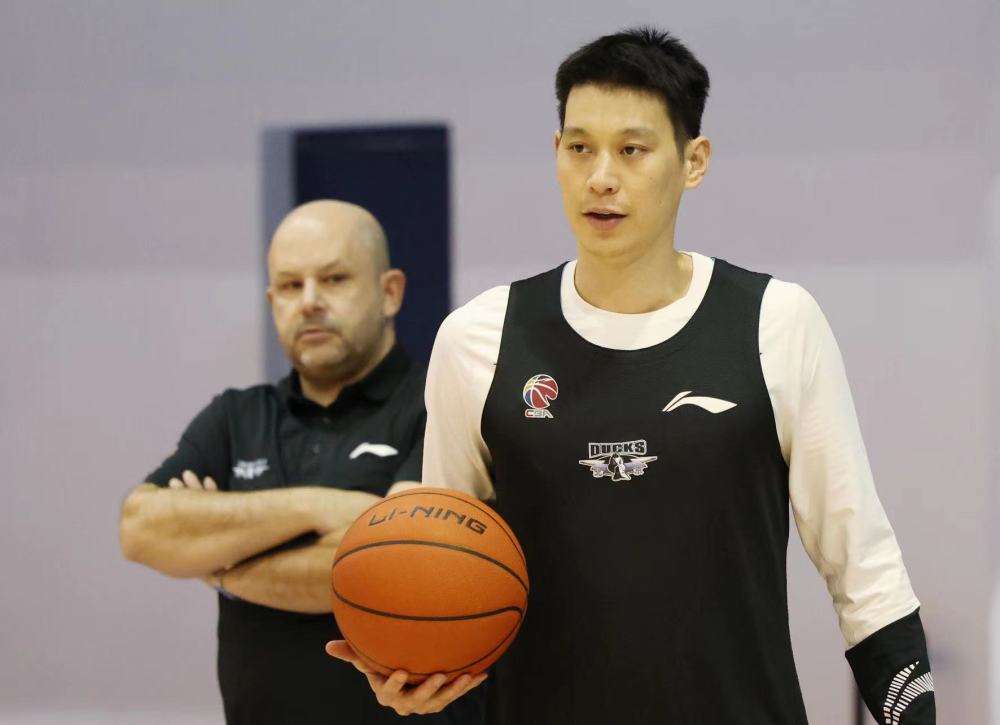 NBA|辽粤争霸结束？CBA第一争冠热门崛起，两大NBA巨星正式加盟