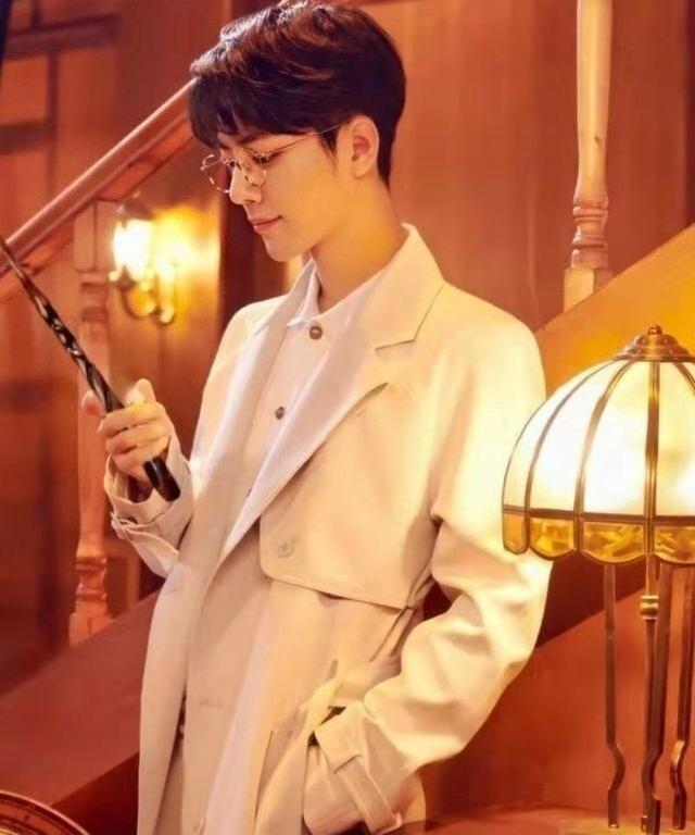 肖战|肖战加盟《冬梦之约》后，知名导演发来贺电，还谈到肖战的压力