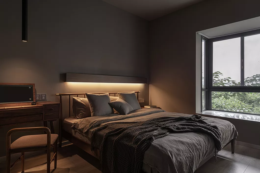 98㎡极简风的家,全屋高级灰+原木风,格调十足!