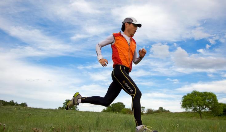 跑步|长时间久坐不动，腹部脂肪堆积，教你3个动作，减腹部脂肪