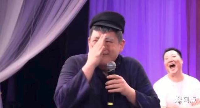 赵一楠|赵本山儿子恋爱了？女方大秀“蚂蚁腰”，赵一楠配合跳舞显默契！