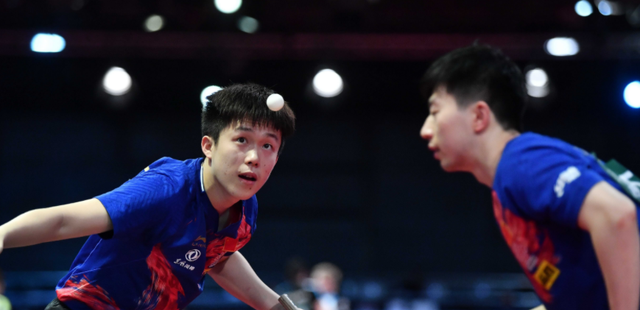 萌听小c姐|刘诗雯巅峰期比赛一人拿双冠，横扫丁宁陈梦11比0，四面国旗升起