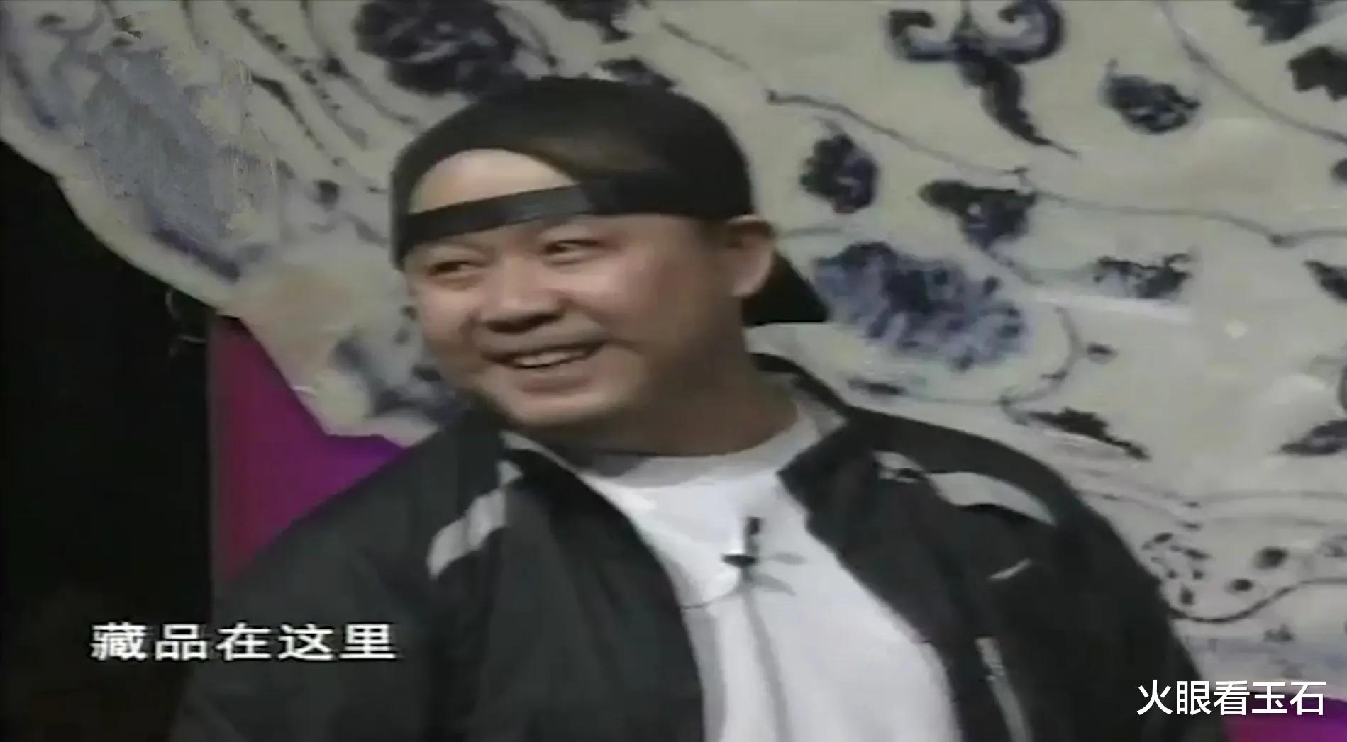 翡翠|个性男子花了20万买了一套翡翠件,专家鉴定很不忍心:纯属诈骗